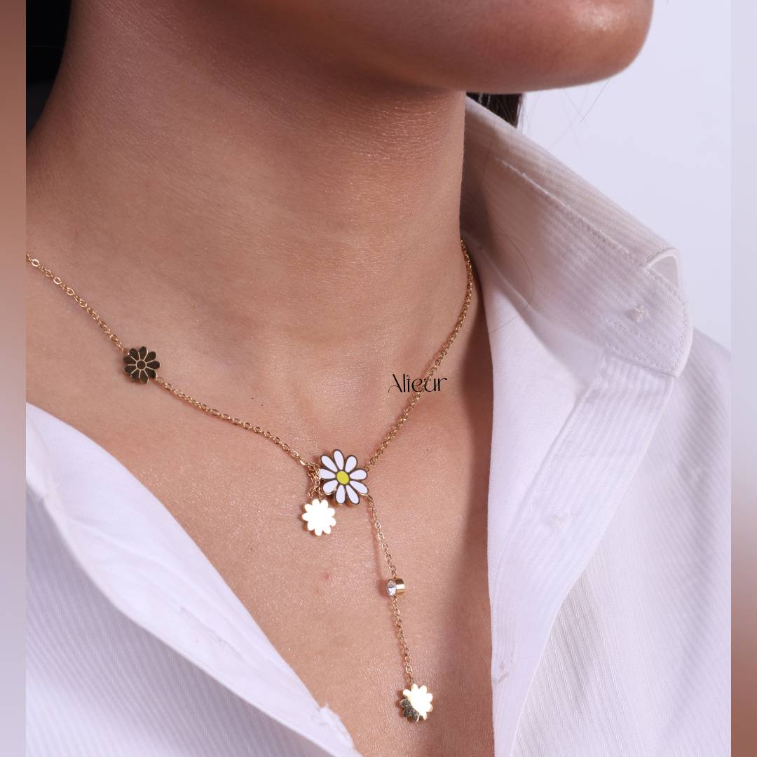 Daisy Flower Charm Necklace