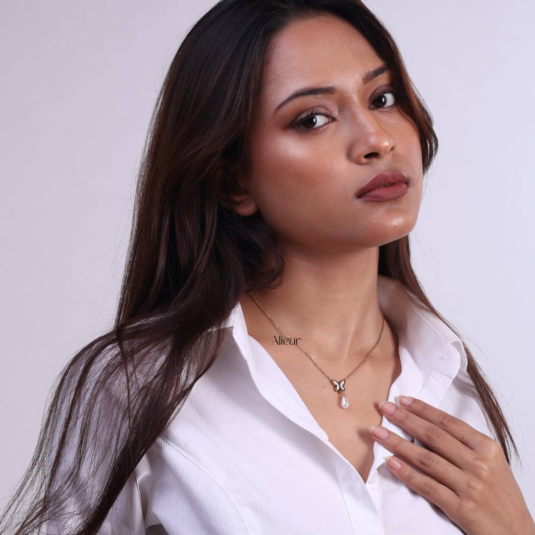 Flutter White Butterfly Neckchain