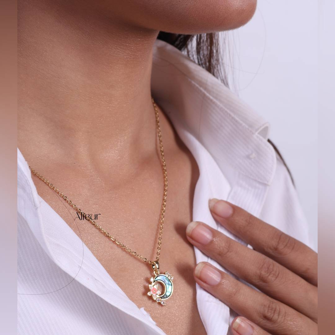 Luna Bloom Necklace